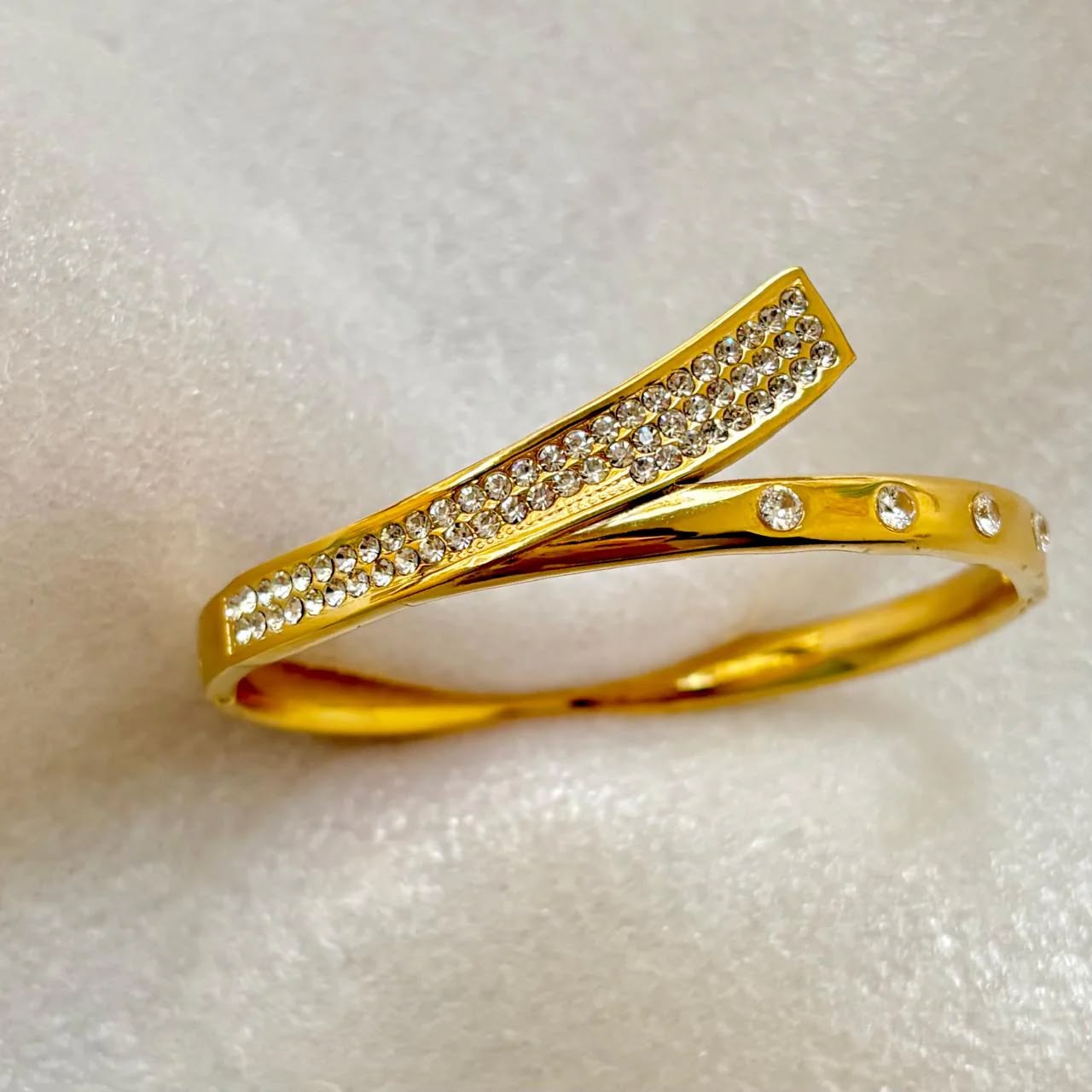Crystal Handcuff