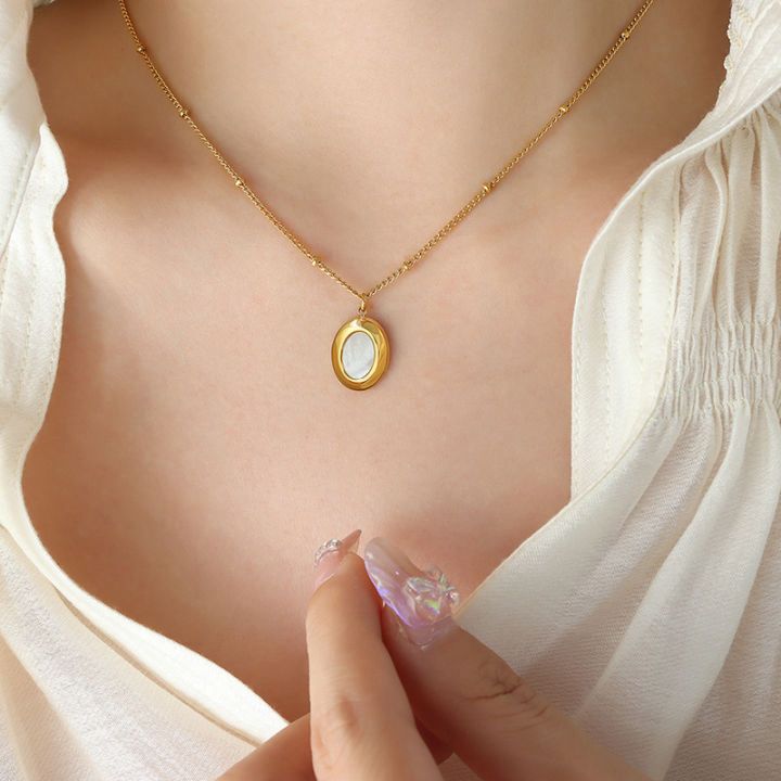 Oval Pearl Pendant